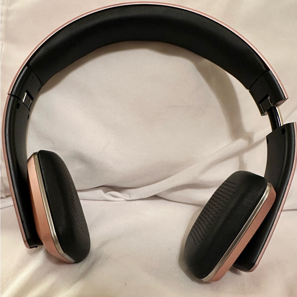 Belink X Pink Wireless On-Ear Headphones with Swivel Ear Cups